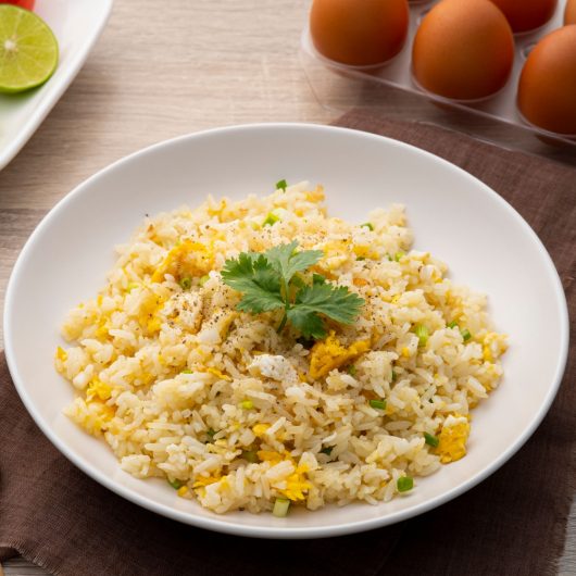 Cook A Delicious Chinese Garlic And Egg Fried Rice Recipe In Minutes 3087